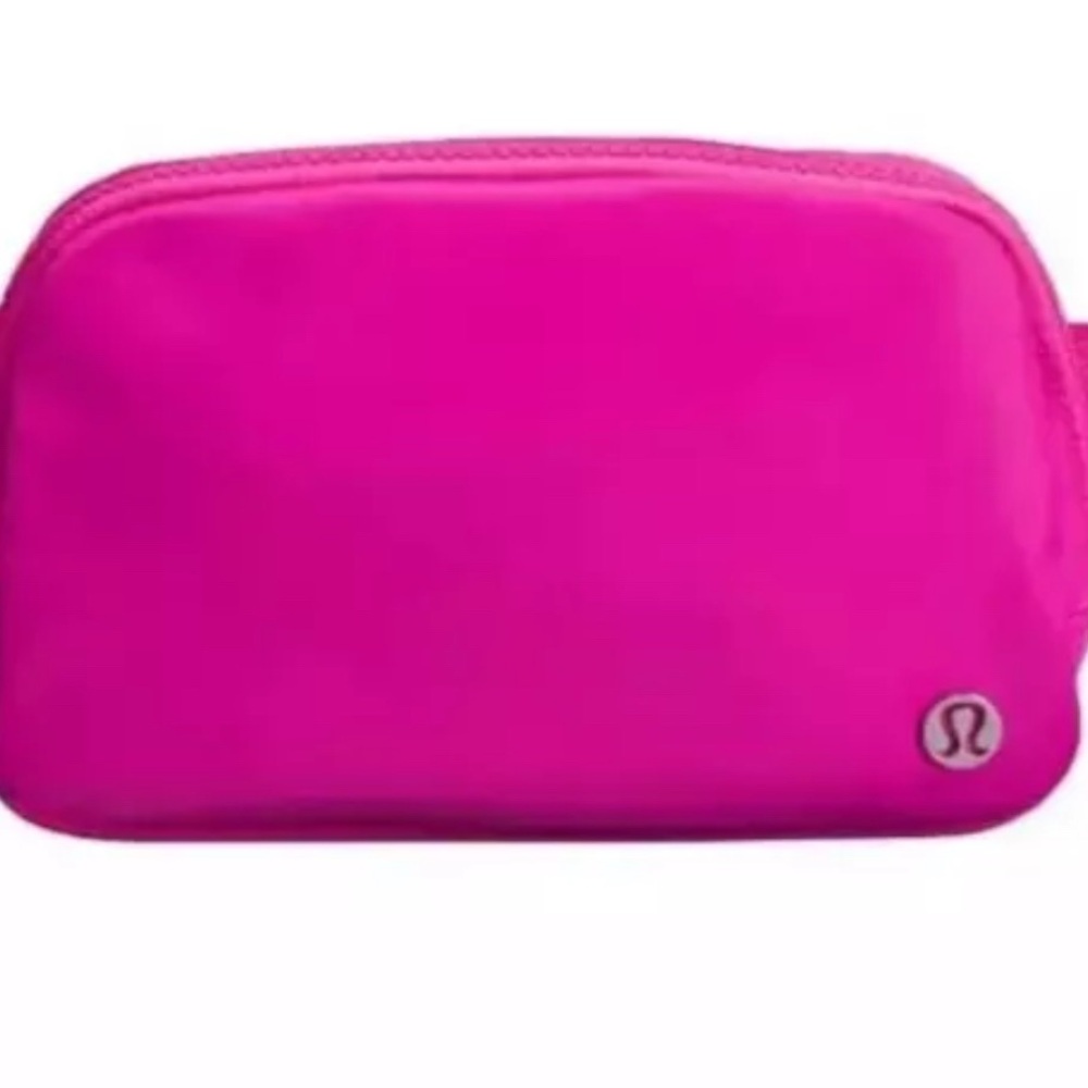 Lululemon belt bag 1L pink